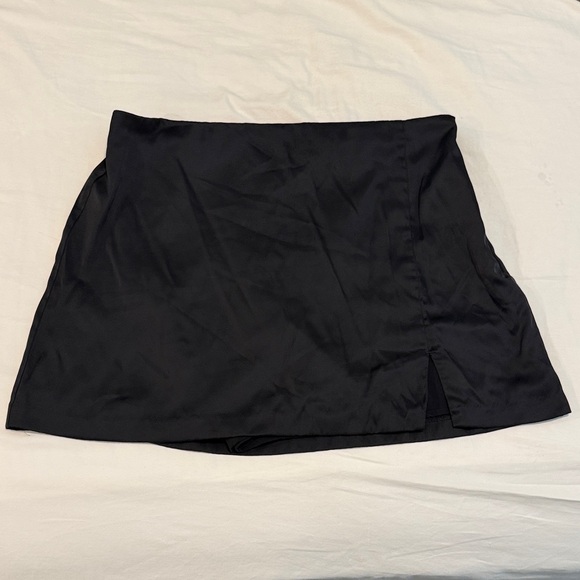 Abercrombie & Fitch Dresses & Skirts - Abercrombie & Fitch Black Mini Skort with Side Slit